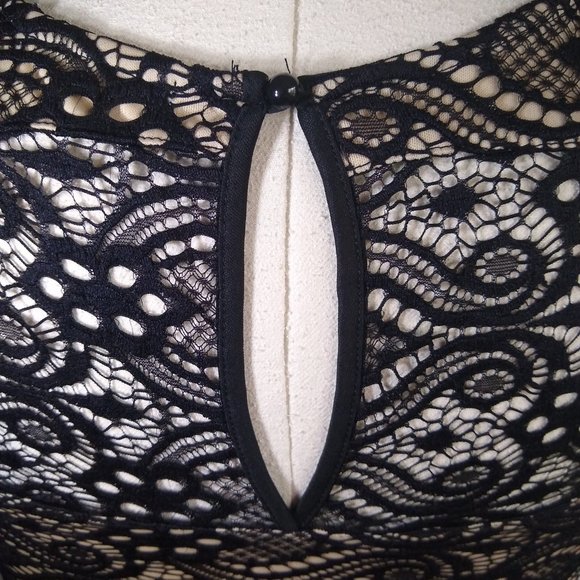 Altar'd State Lace Overlay Sleeveless Tuni… - Picture 5 of 11